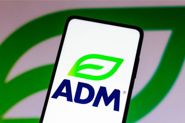 ADM logo smartphone_©RAFAEL HENRIQUE - STOCK.ADOBE.COM_e.jpg